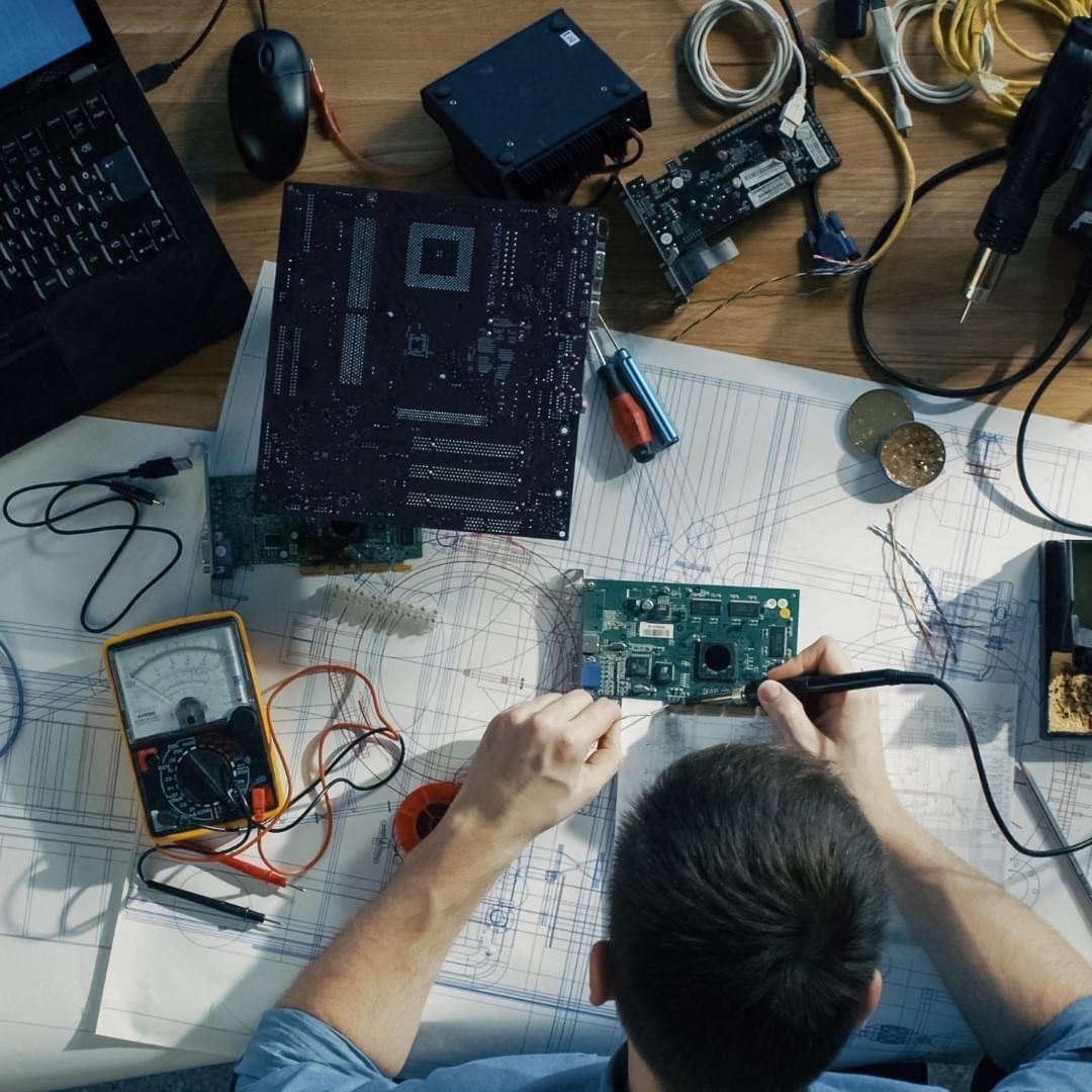Hire professional and Value for money cell phone and computer repair services Hire professional and Value for money cell phone and computer repair services